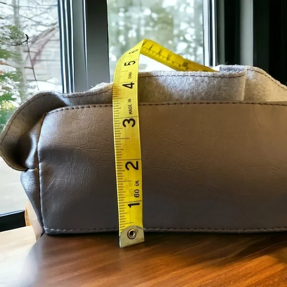 Cato Purse Silver ruffles with chrome Boho shoulder bag 12x4 x10 zi… - Picture 4 of 6